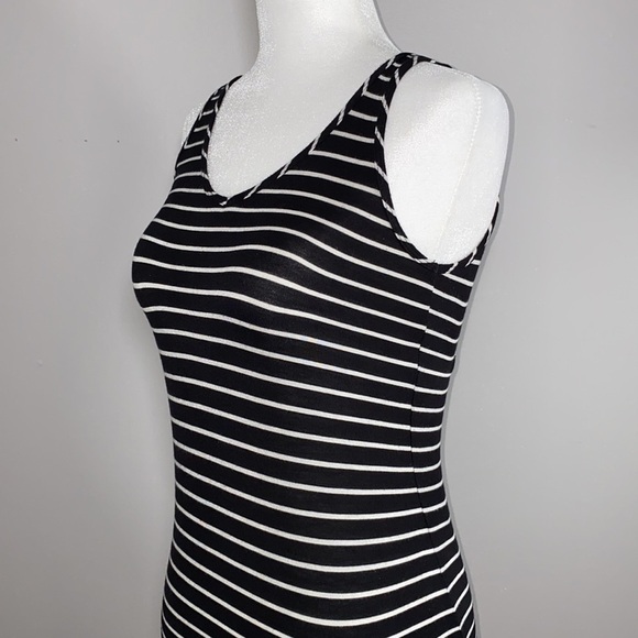 Reitmans Tank Top Reversible Striped Black and White - Picture 4 of 14